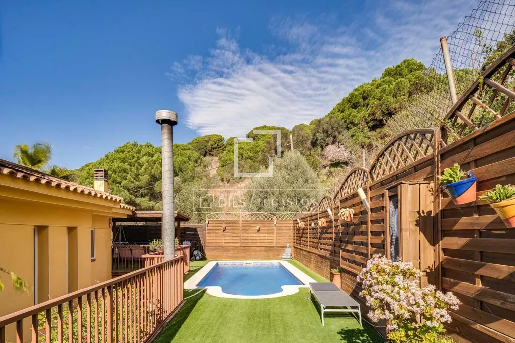Piscine - Detached House with Pool in Vilassar de Dalt