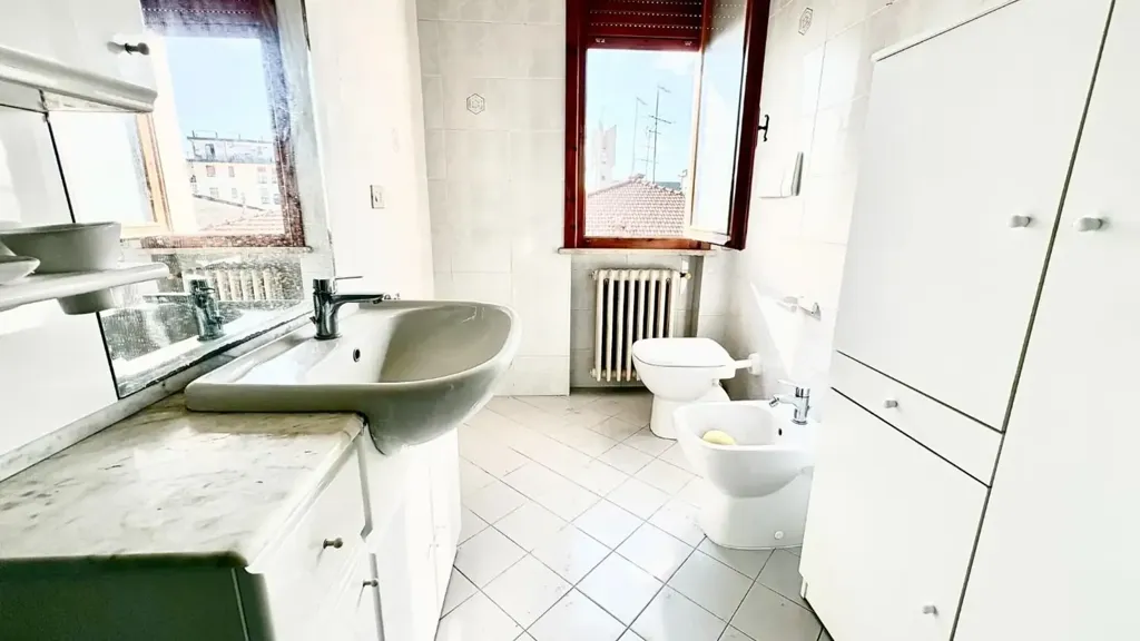 Salles de bain - Spacious 4-Room Apartment in Castelfiorentino