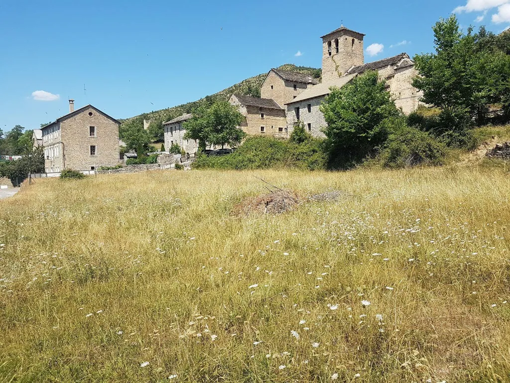 Urban Plot with Views in Sabiñánigo