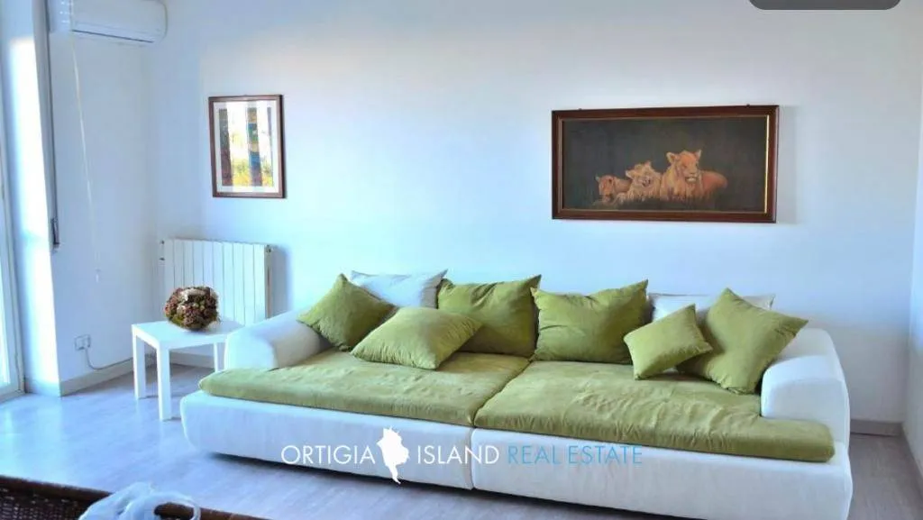 Séjour - Newly Constructed Flat with Garden in Bregnano