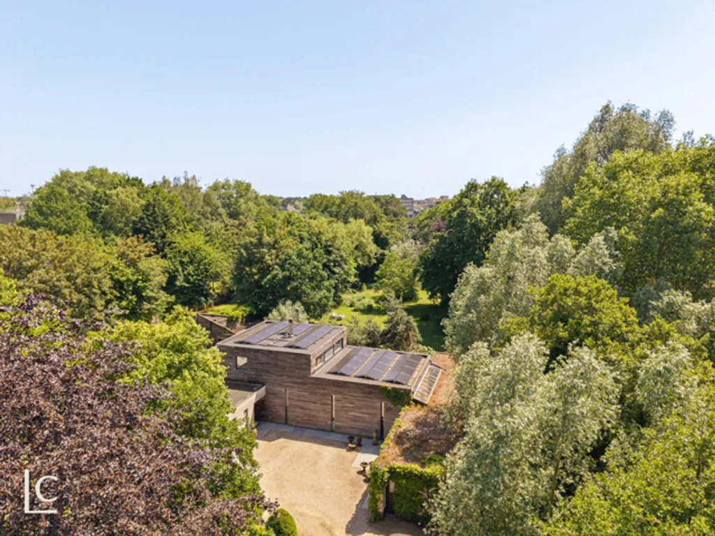 Õhuvaade - Multi-Functional House with Pool in Gent