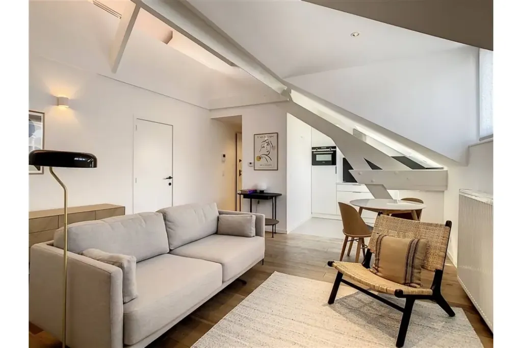Elutuba - Duplex Apartment with Mezzanine in Marais, Brussels