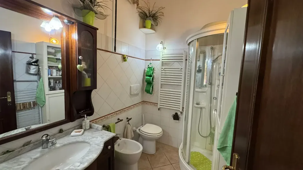 Salles de bain - Rustic Villa with Terraces in Guidonia Montecelio