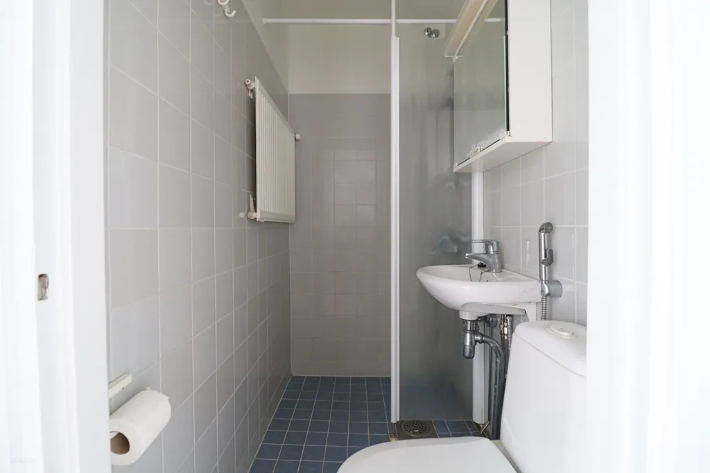 Salles de bain - Two-Bedroom Flat with Sauna in Alppila, Helsinki
