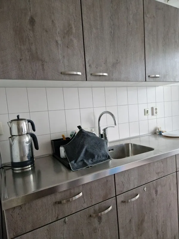 Cuisine - 3-Bedroom Apartment with Balcony in Rotterdam