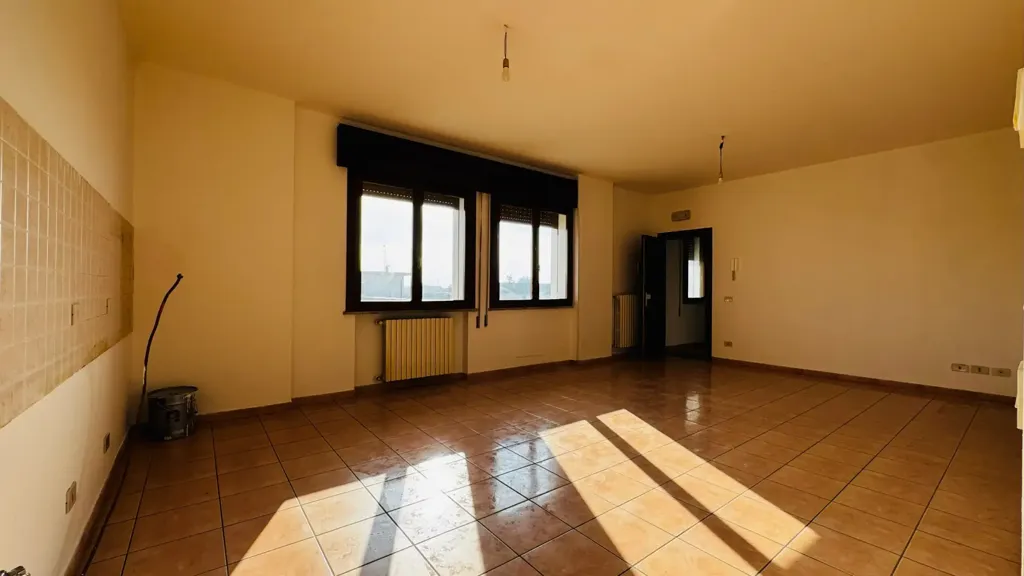 Toad - Three-Bedroom Apartment with Garage in Legnago