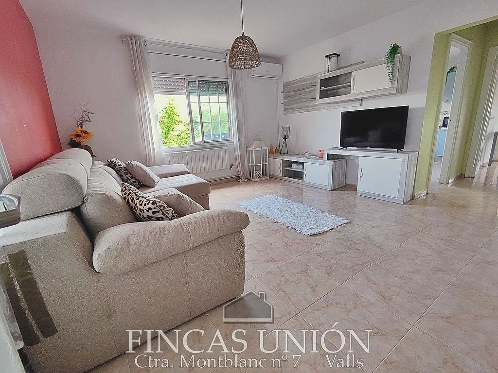 Soggiorno - Duplex with Terrace and Garden in Valls