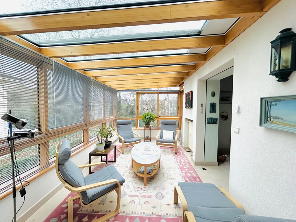 Terrasse - Maison de Plain-Pied avec Terrain Arboré à Orvault