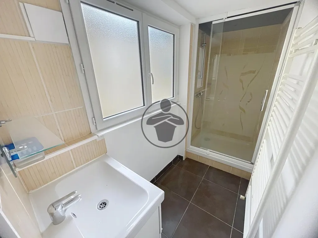 Salles de bain - Maison de Ville avec Cour à Saint-Quentin