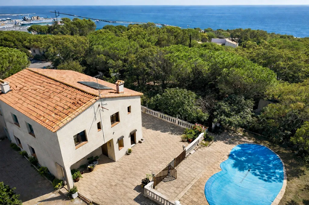 Vue aérienne - Maison avec Piscine et Vue Mer à Sète