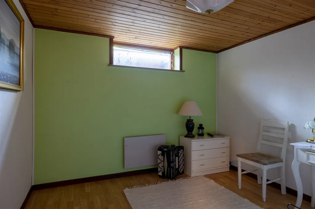 Magamistoad - One-Storey Villa with Large Corner Plot in Hasslöv