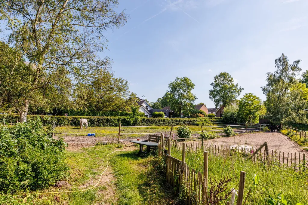 Jardin - Monumental Farmhouse between Churches in Horssen