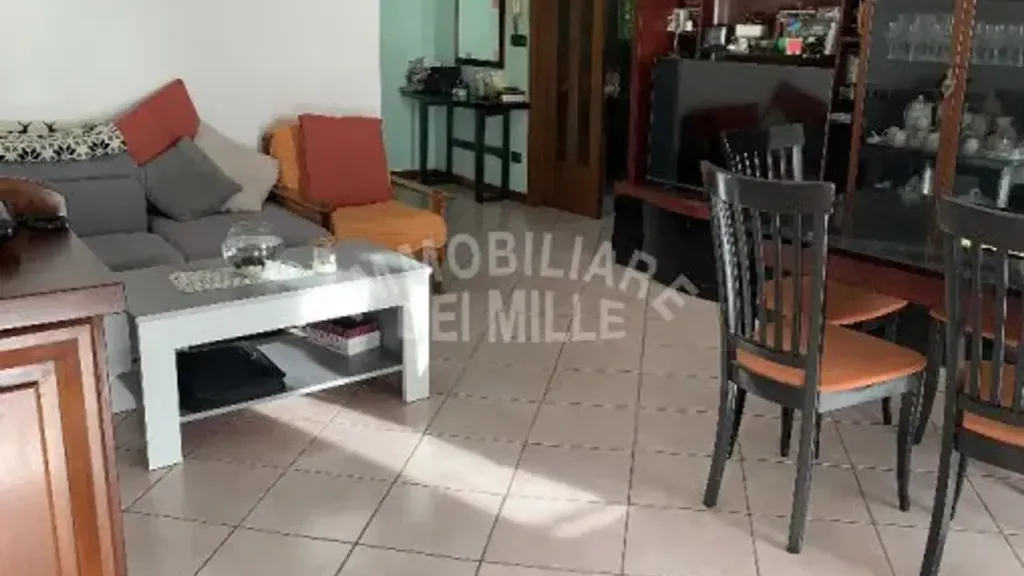 Living Room - Single House with Workshop in Cadelbosco di Sopra