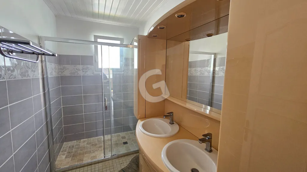 Bathrooms - Charming House with Garden in Angles