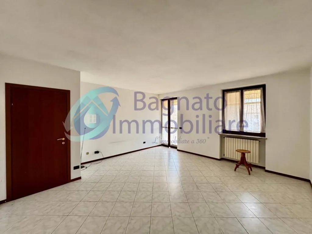 Séjour - Spacious Apartment with Balcony in Casalino