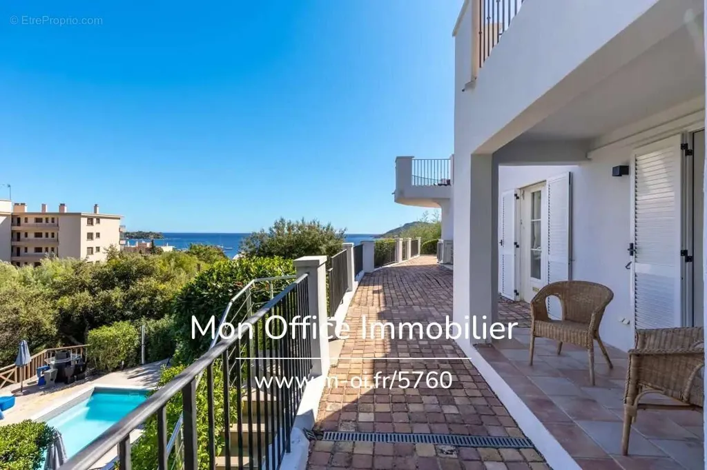 Rõdu - Seaside Villa with Pool in Agay
