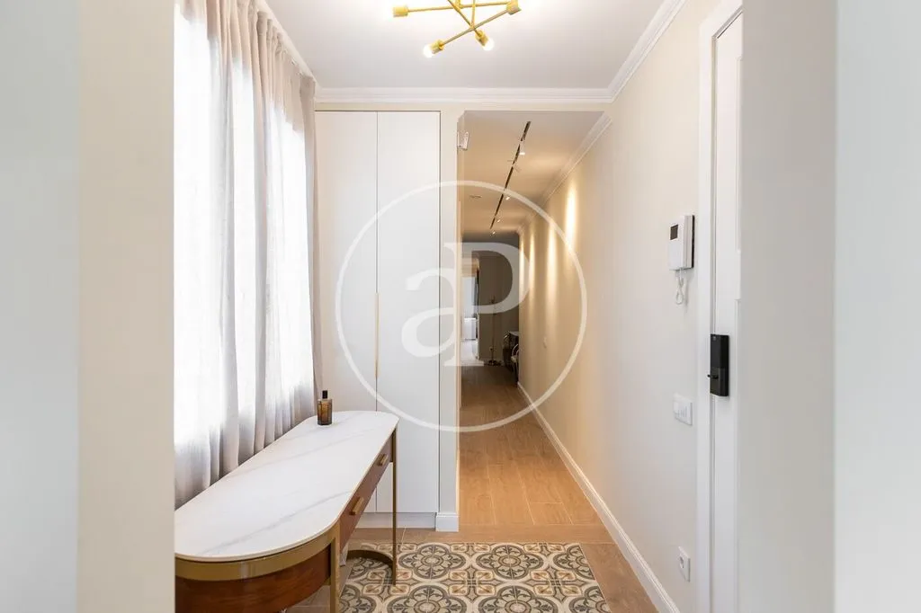 Entrée - Luxury Flat with Balcony on Consell de Cent, Barcelona