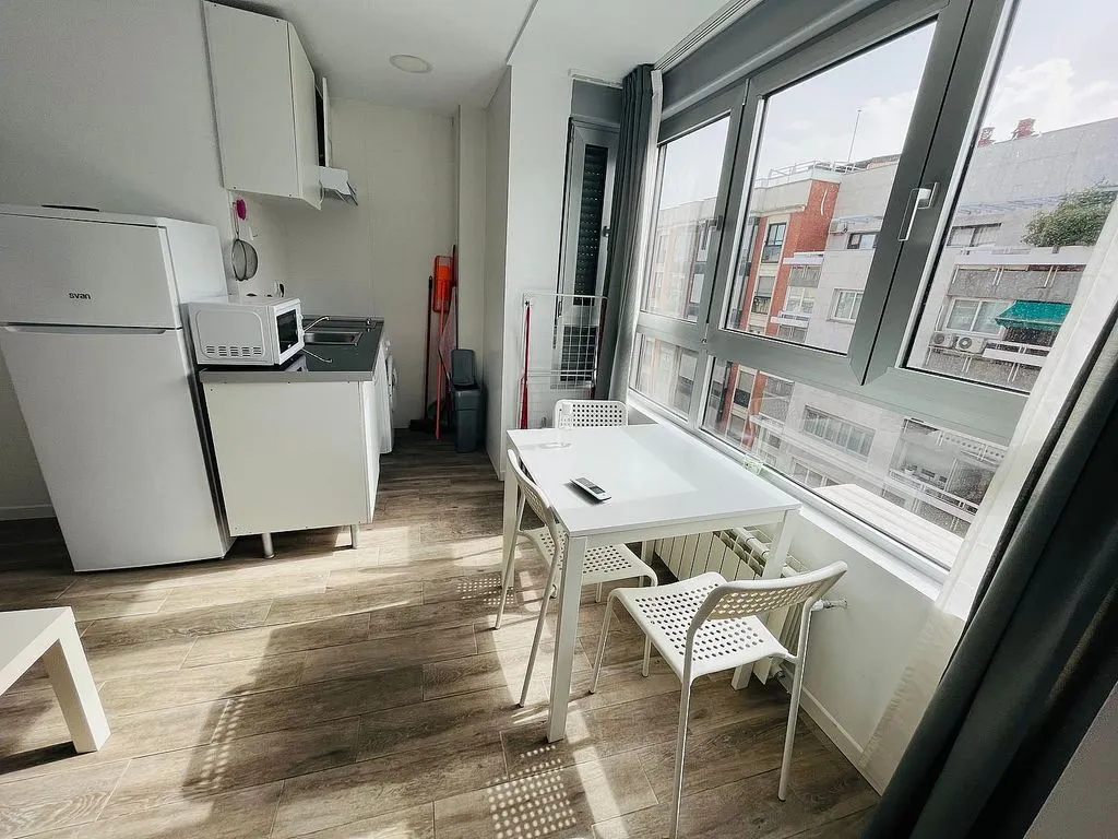 Furnished Flat with Air Conditioning in Chamberí