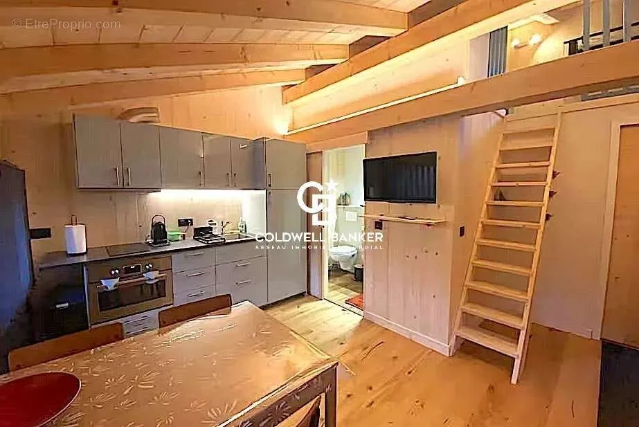 Köök - Mixed-Use Property with South-Facing View in Les Houches