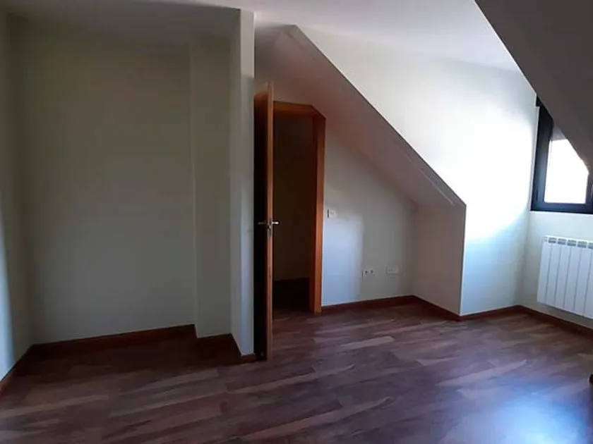 Toad - Duplex with Terrace in Puebla de Lillo, León