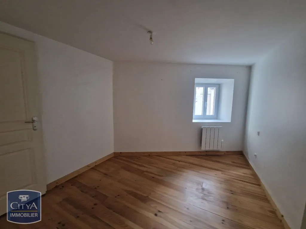 Rooms - Duplex Apartment with Terrace in Tence