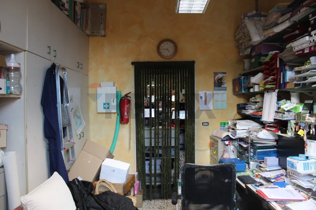 Bureau - Established Tabaccheria in Village Centre