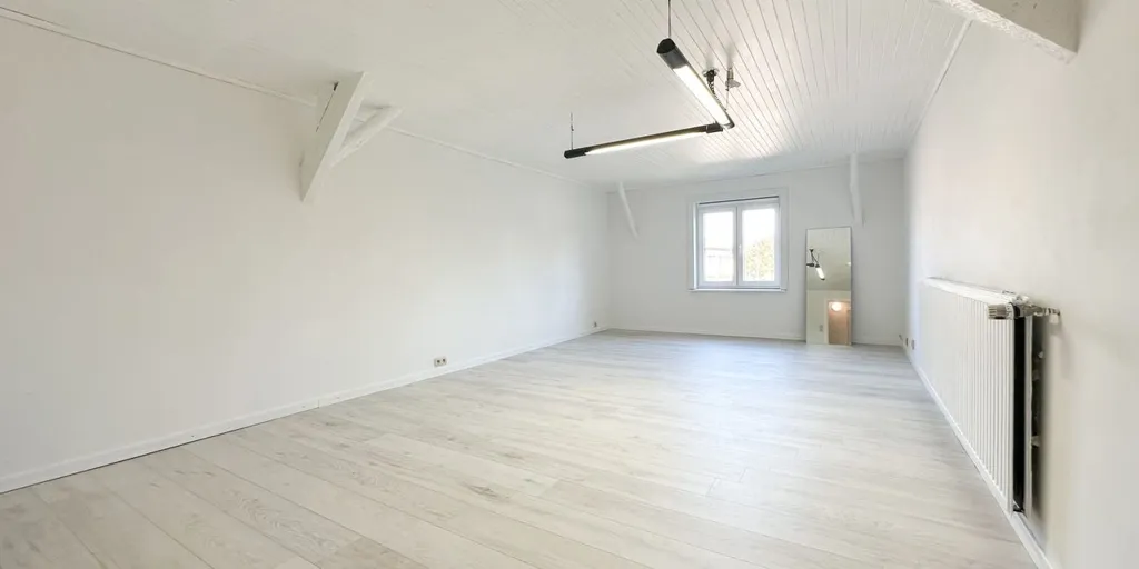 Pièces - Appartement Charmant avec Garage à Heusden