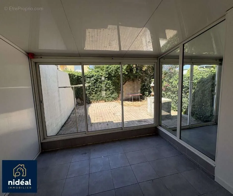 Terrass - City House with Courtyards in Lunel