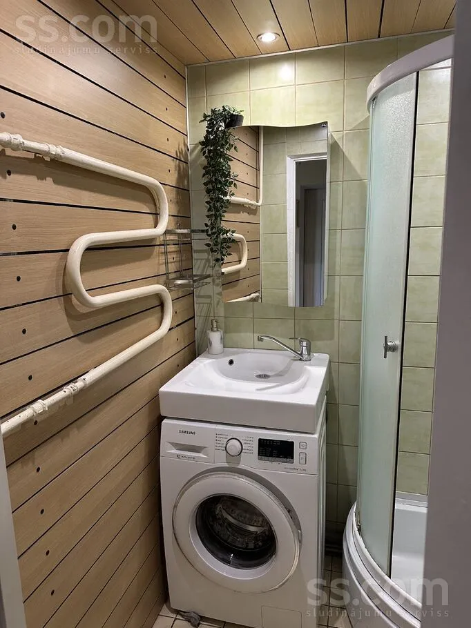 Salles de bain - Bright 2-Bedroom Apartment in Šampēteris