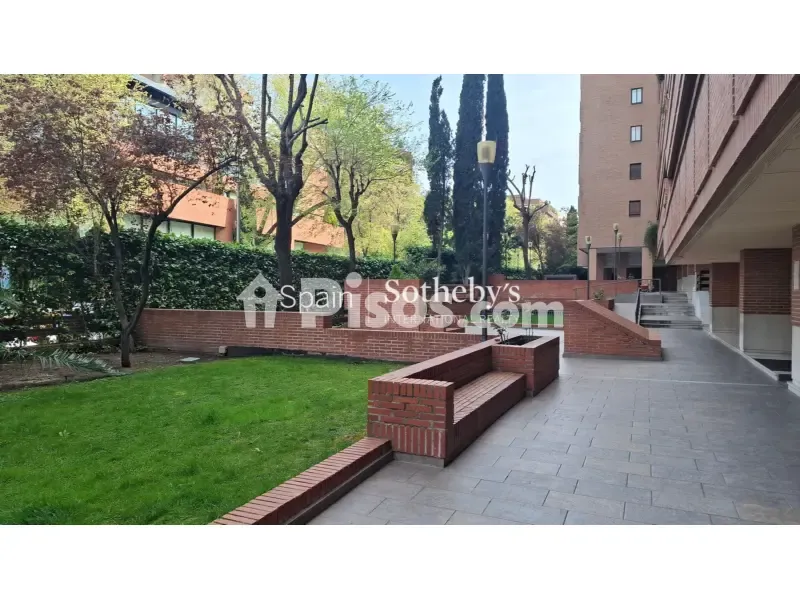 Giardino - Penthouse with Pool in Chamartín