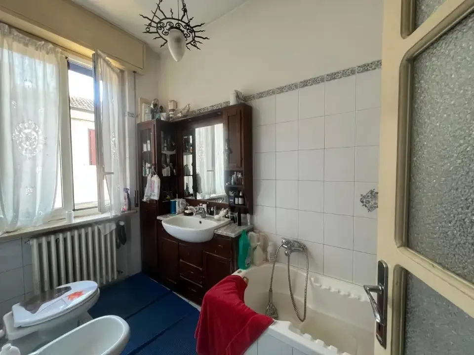 Vannitoad - Two-Level House with Balcony in Albonese