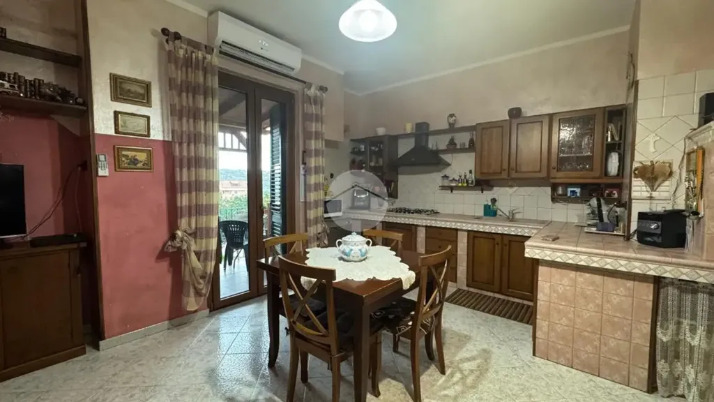 Salle à manger - Rear-Facing Apartment with Balcony in Sassari