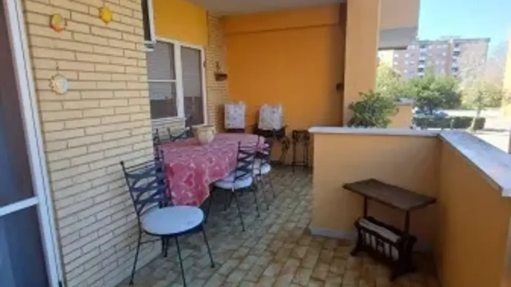 Balcon - Spacious Apartment with Balcony in Terracina