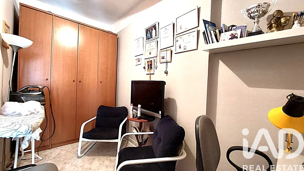 Bureau - Spacious 4-Bedroom Flat with Balcón in Calaf