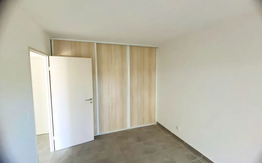 Pièces - Appartement Moderne avec Terrasse à Arles