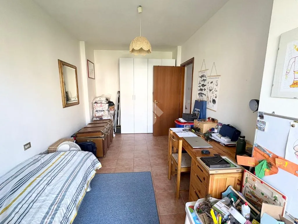 Camere da letto - Appartamento con balcone in zona tranquilla a Gallarate