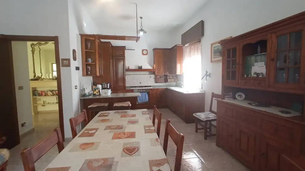 Söögituba - Villa with Garden in Central Mortara