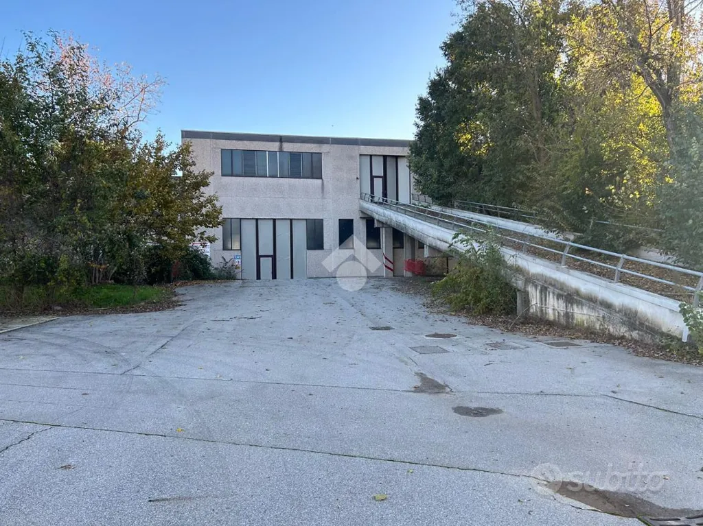 Esterno - Industrial Warehouse in Cellatica