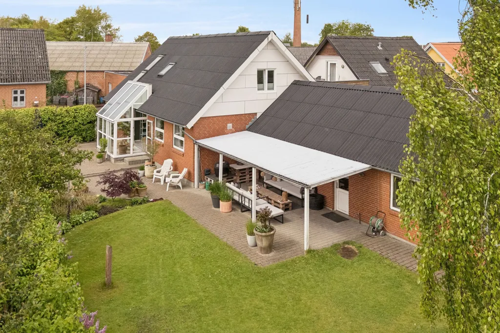 Õhuvaade - 1913 Villa with Garden in Sunds
