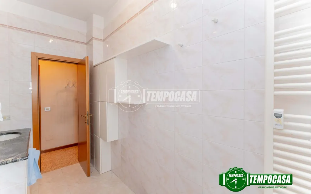 Salles de bain - 4-Room Apartment with Balcony in Milan