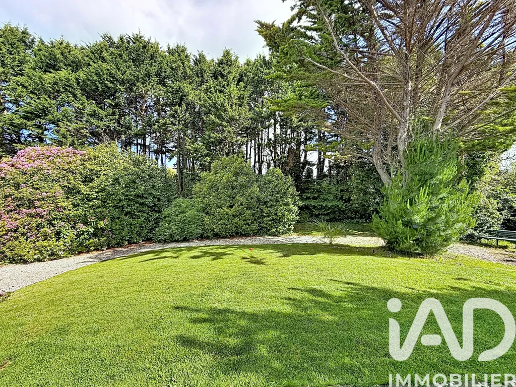 Jardin - Maison Traditionnelle avec Jardin à Plomeur