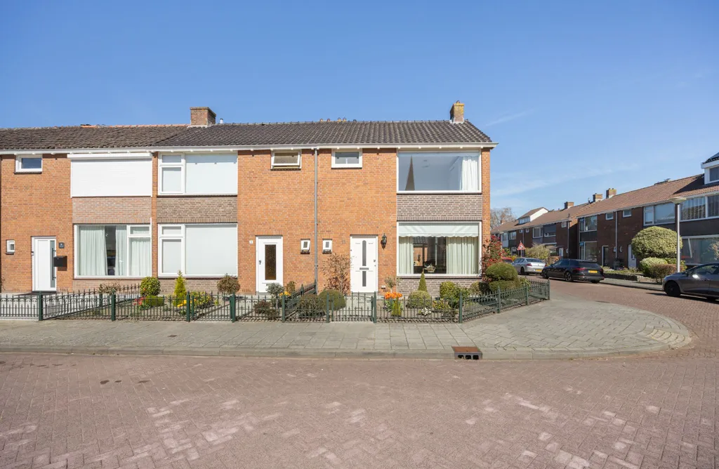 Extérieur - Corner House with Terrace in Etten-Leur