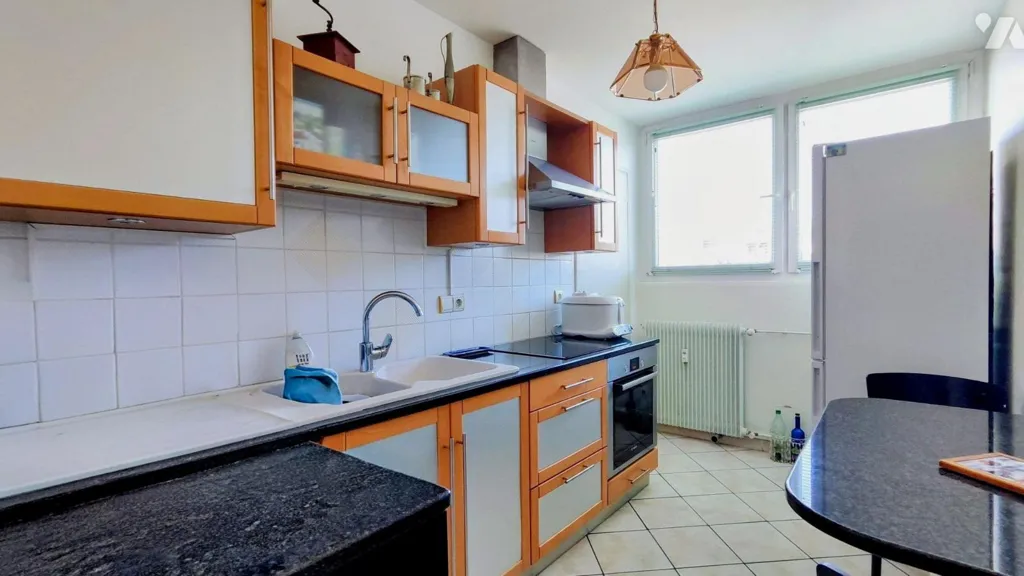 Cuisine - Appartement Lumineux avec Balcons à Chambéry