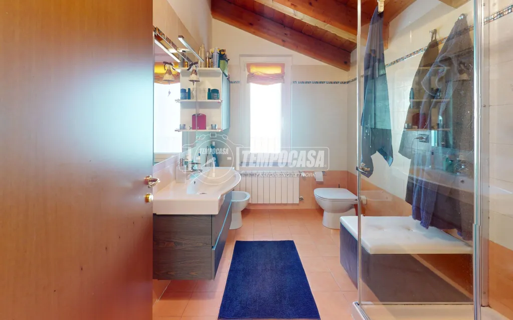 Vannitoad - Mansarded Duplex with Terrace in Rovellasca