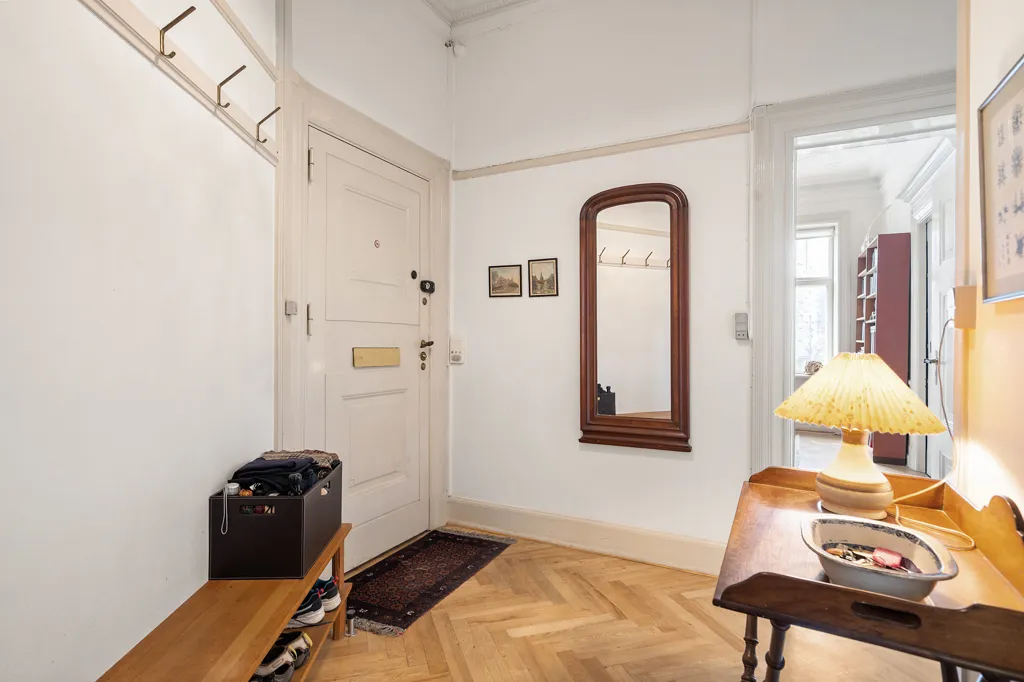 hallway_entrance