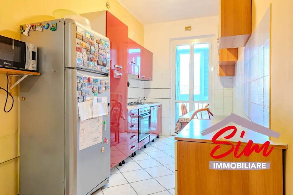 Cuisine - Third Floor Flat with Balcony in Central Novara