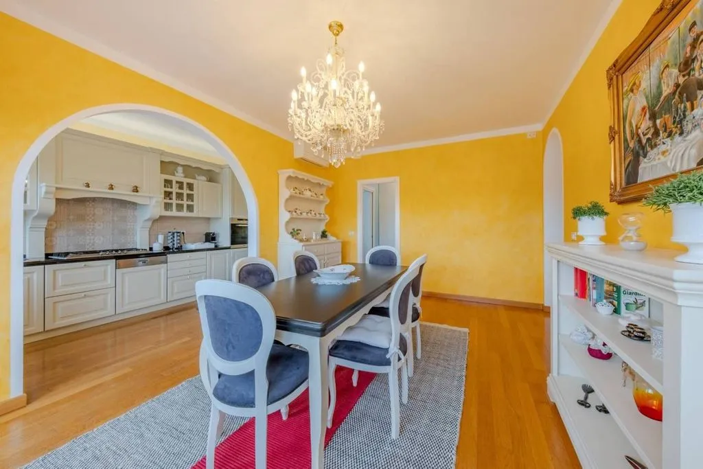 Söögituba - Luxury Penthouse with 4-Directional Views in Conegliano