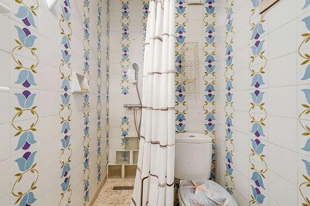 Bathrooms - Chalet with Pool and Terrace in Mont-Roig
