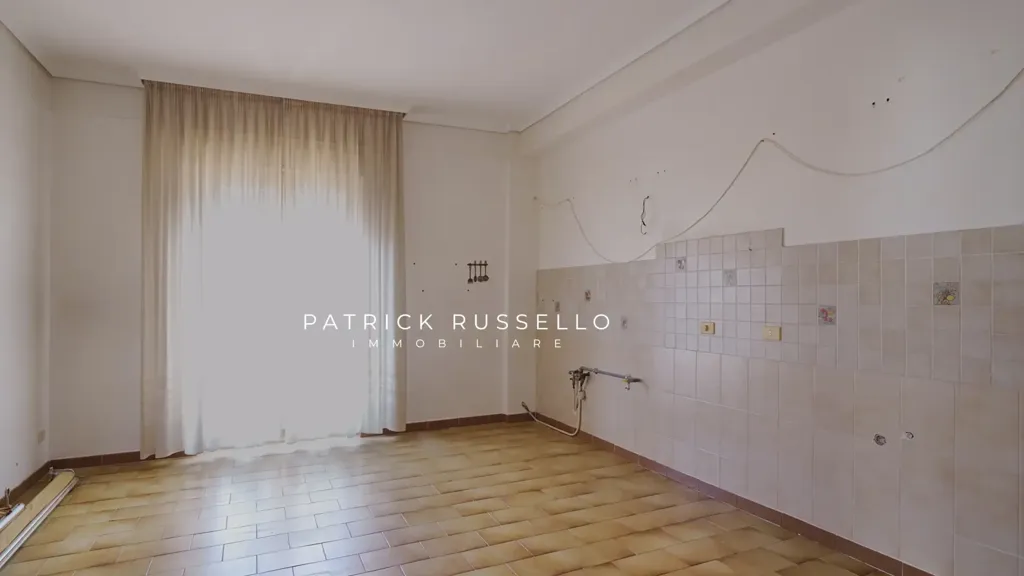 Toad - Spacious Apartment with Triple Exposure in Caposoprano, Gela