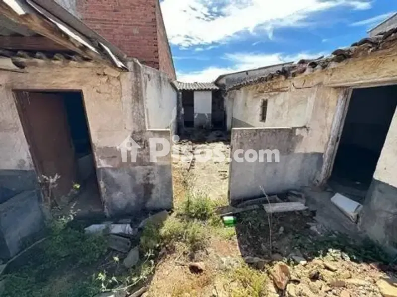 Jardin - Corner Adosada for Renovation in La Pueblanueva
